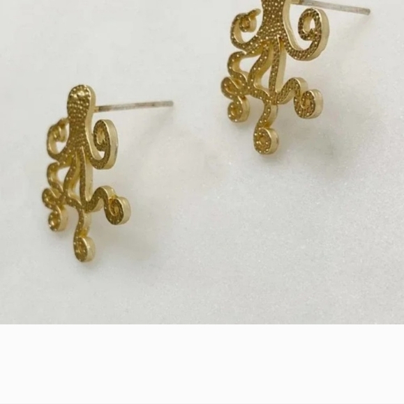 NEW! Beautiful  18k Gold Sterling Silver OCTOPUS Stud Earrings - Gift - Picture 3 of 3
